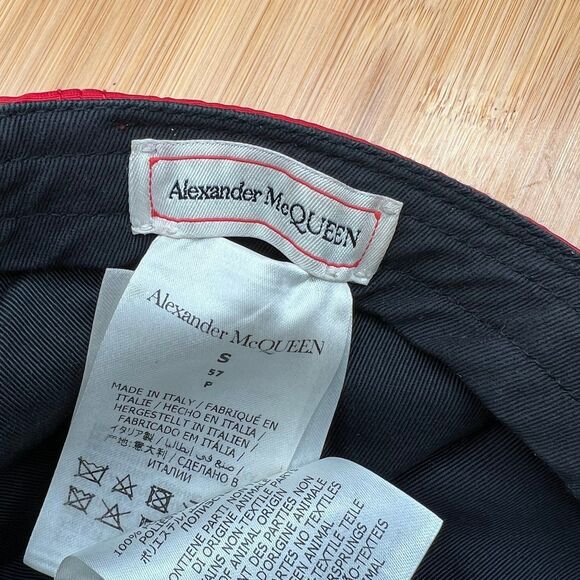 Alexander McQueen Graffiti Cap Black/Red Size S - Picture 6 of 9